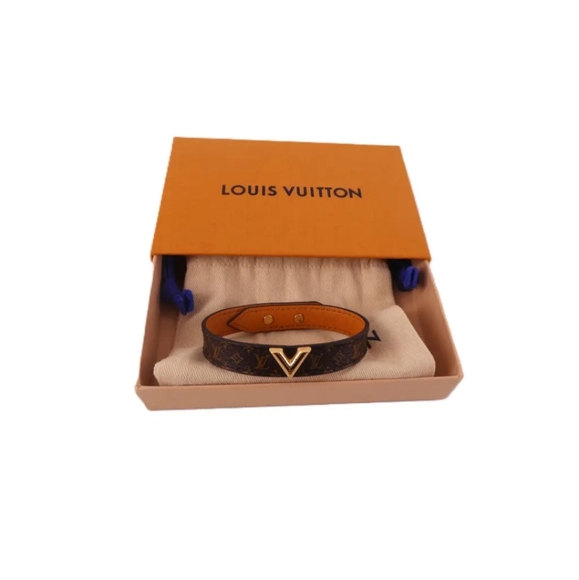Louis Vuitton Monogram Essential V Bracelet - Picture 2 of 3
